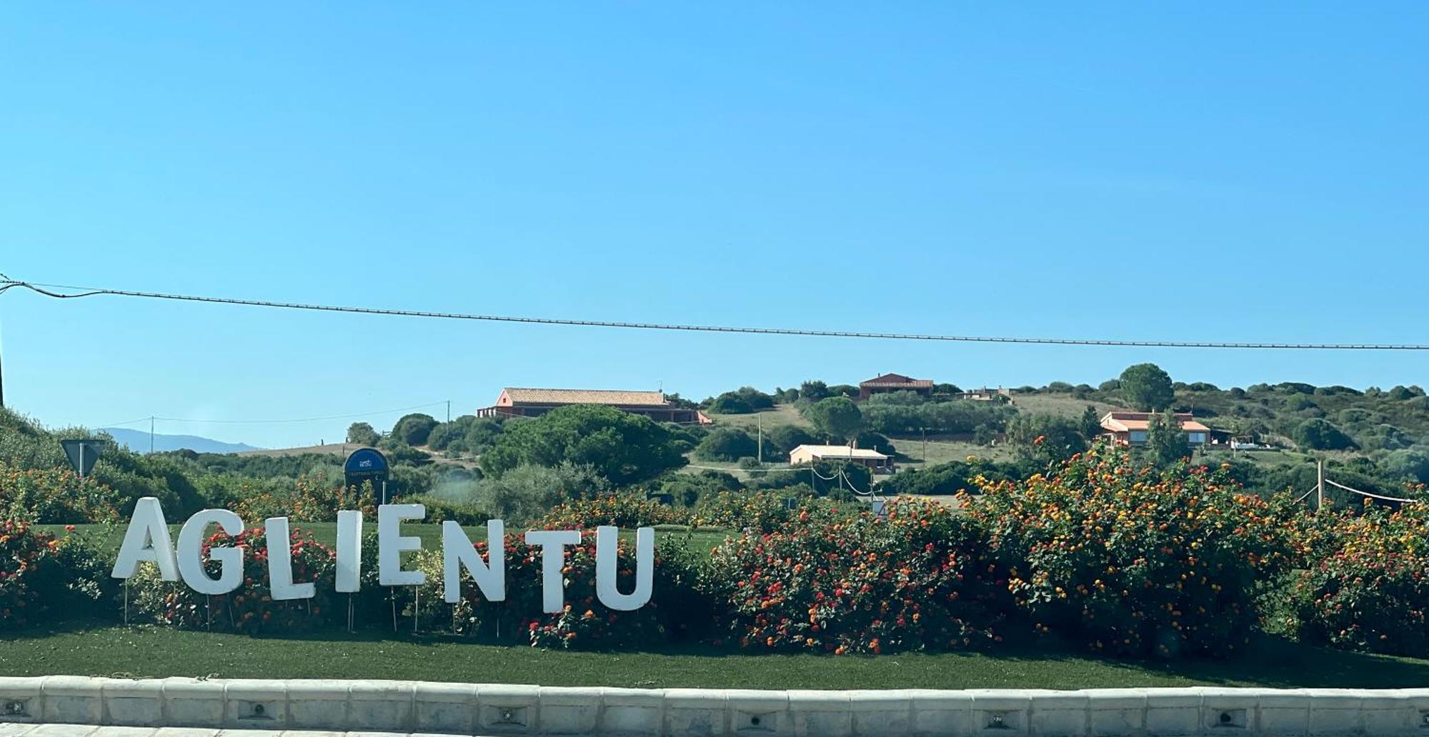 Stazzo La Foci Soluzioni Vista Mare Villa Aglientu Bagian luar foto